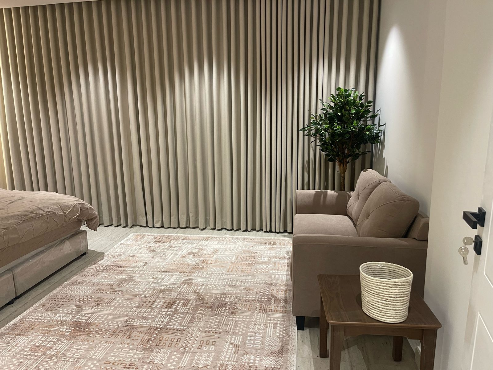 🏢 Furnished Studio Room - Al Majdiyah Residence ✨ Luxury hotel-style room with premium shared amenities